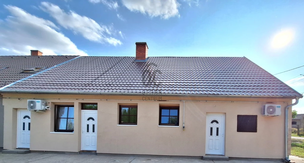 Eladó családi ház, Tolna, Mözs