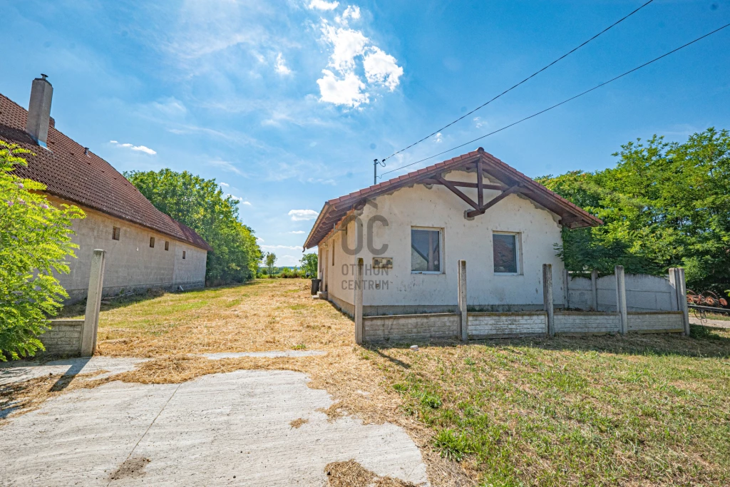 Eladó családi ház, Sárpilis, Sárpilis