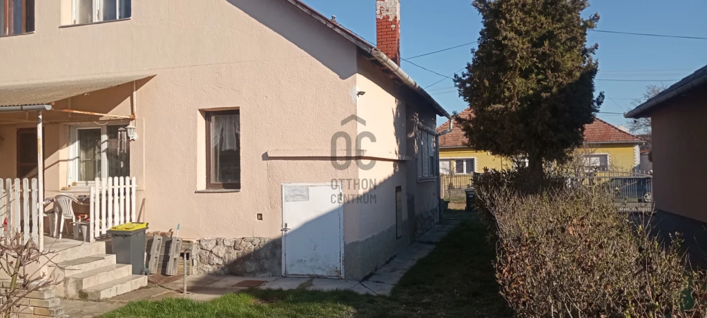Eladó családi ház, Szekszárd, Alsóváros