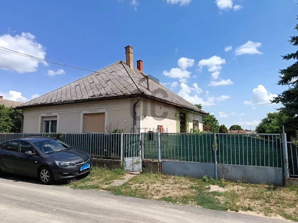 Eladó családi ház, Györköny, Györköny