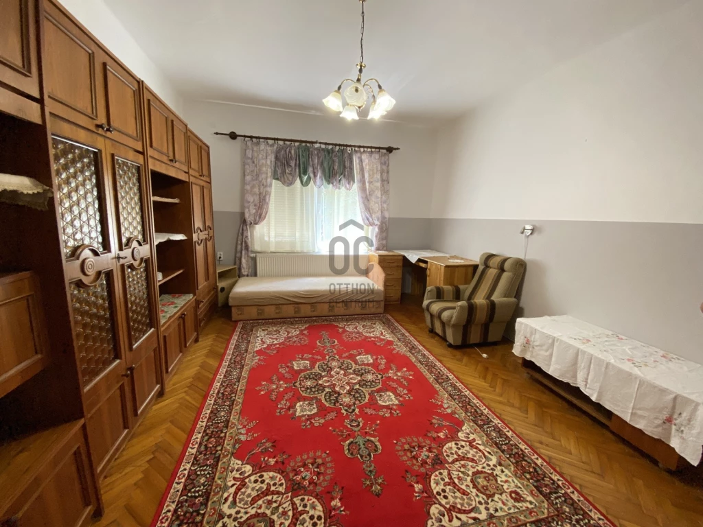 Eladó családi ház, Paks, Belváros