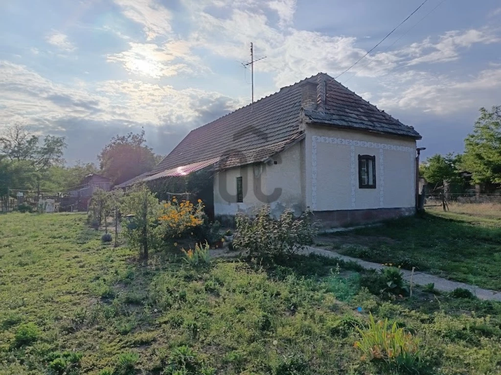 Eladó családi ház, Paks, Cseresznyés-puszta