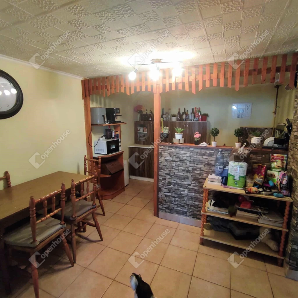 Kisméretű családi ház eladó Pápa-Tapolcafőn.