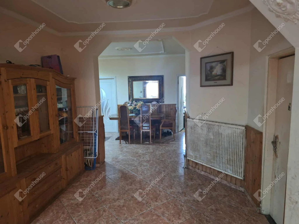 Pápán 3 szoba-nappalis családi ház eladó!