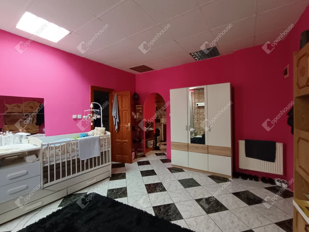 Belvárosi 42 négyzetméteres lakás