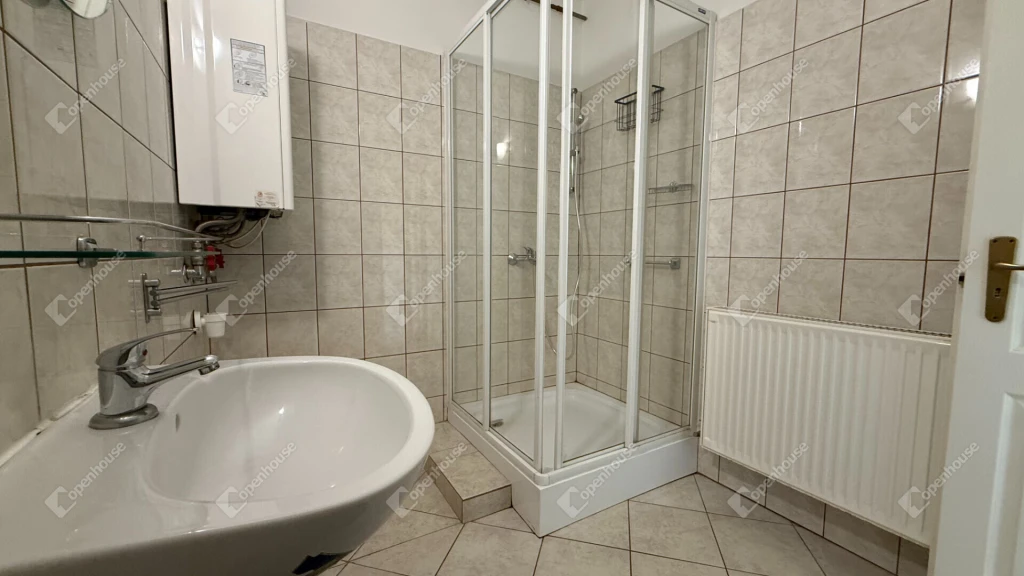 Aranyhegyi nyugalom, osztrák közelség – felújított, azonnal költözhető.