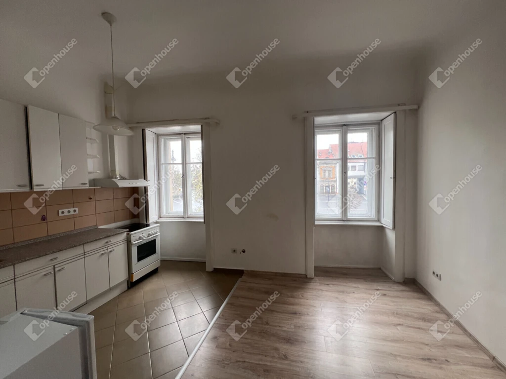 c3-2-name c2-19-name, Sopron, Belváros, Várkerület utca