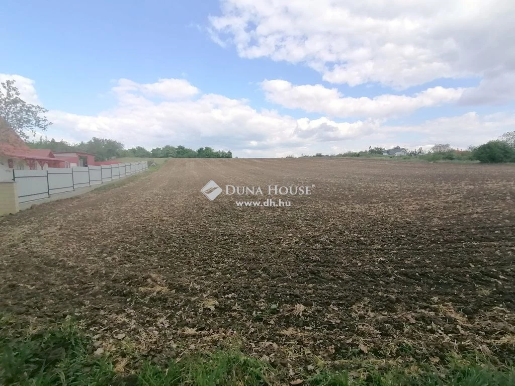 For sale periphery plot, Mány, Rákóczi Ferenc utca