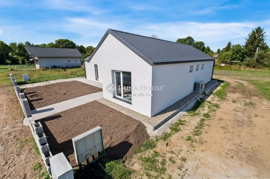 Eladó ház, Bodmér