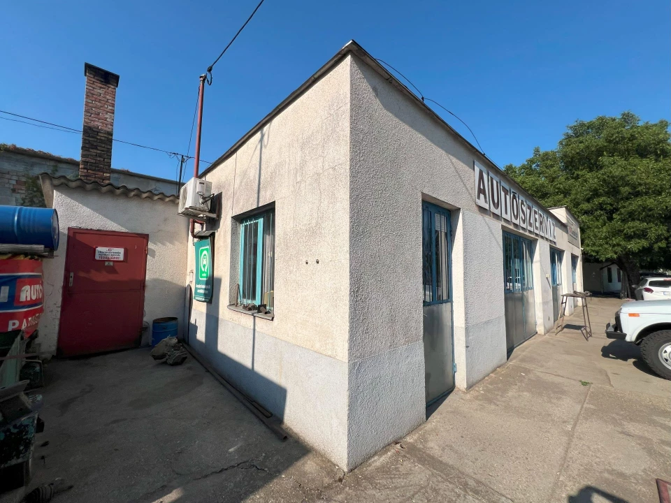 Eladó műhely, Mohács