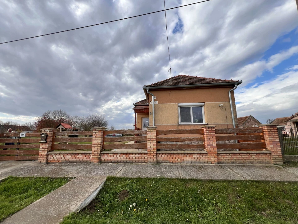 Eladó családi ház, Szentborbás