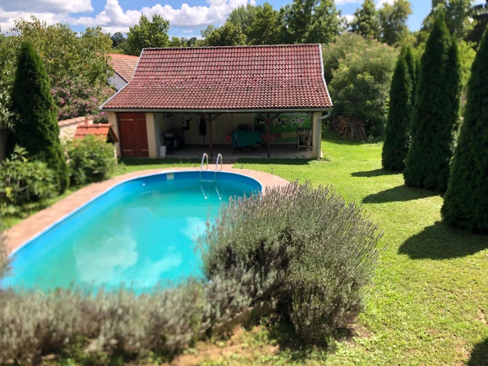 Eladó családi ház, Almáskeresztúr