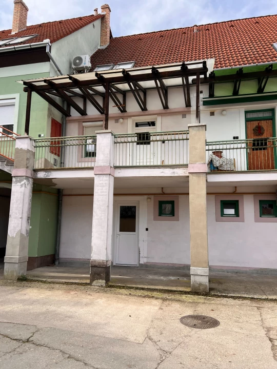 Kiadó téglalakás, Mohács