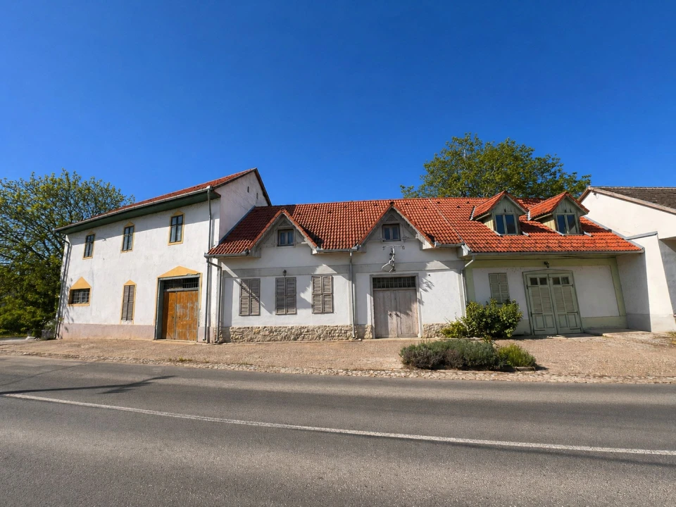 Eladó zártkert, Bóly
