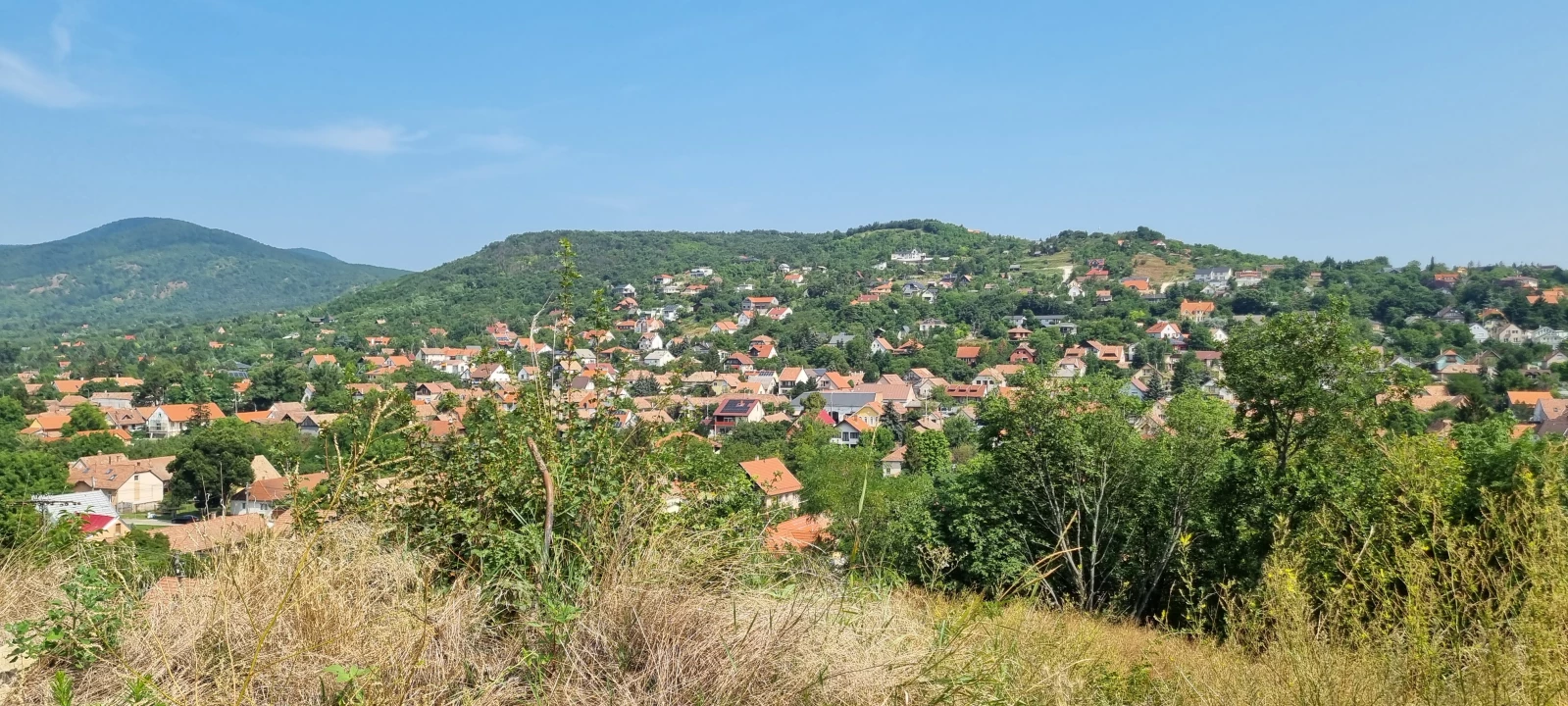 Eladó építési telek, Pomáz