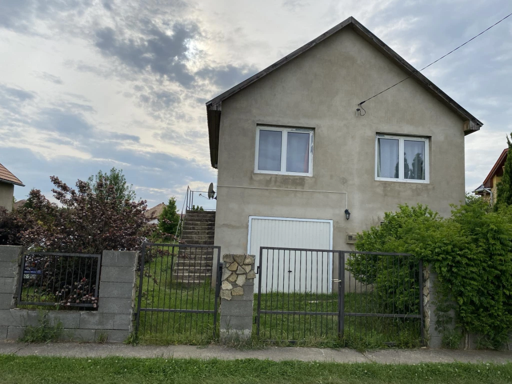 For sale house, Varsány