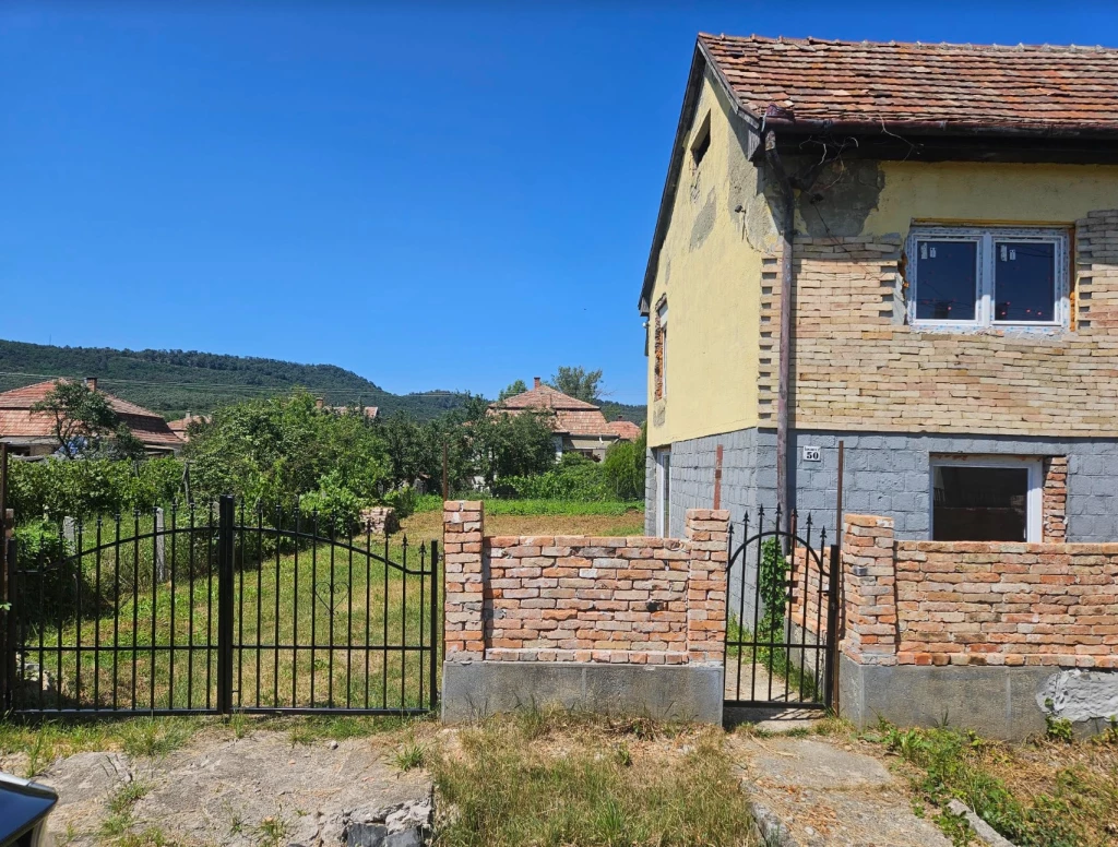 For sale brick flat, Mátraverebély