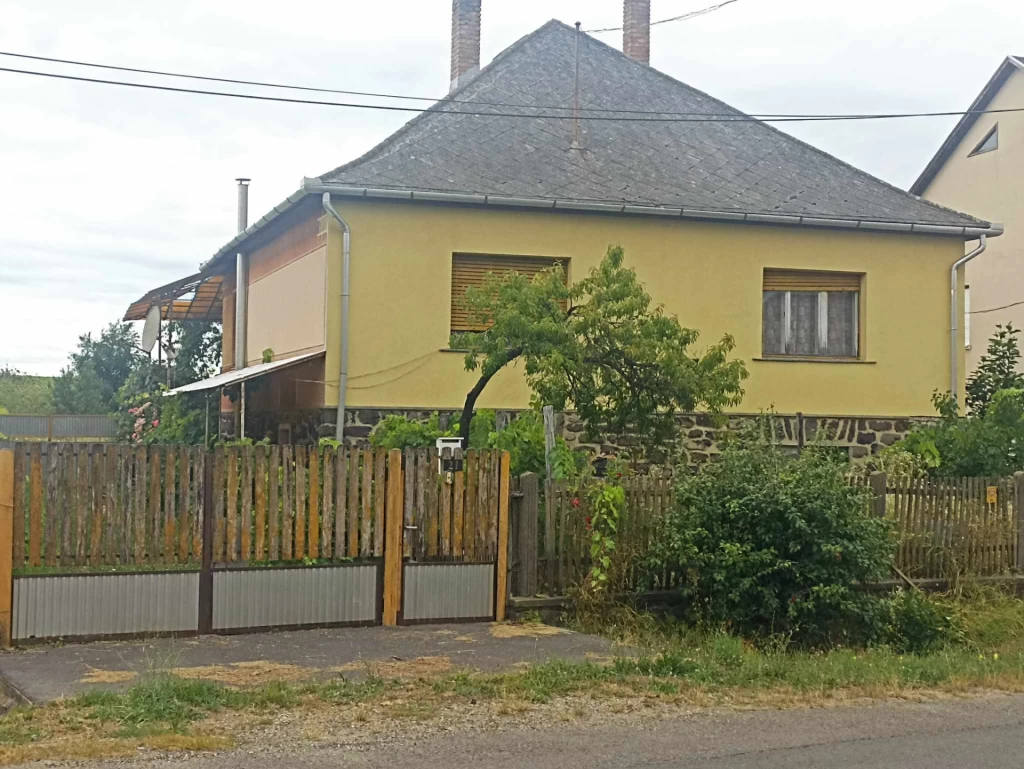 For sale house, Szuha