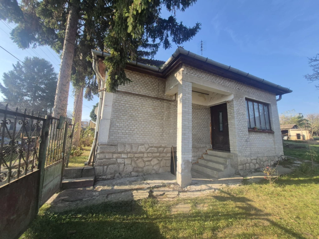 For sale house, Kálló