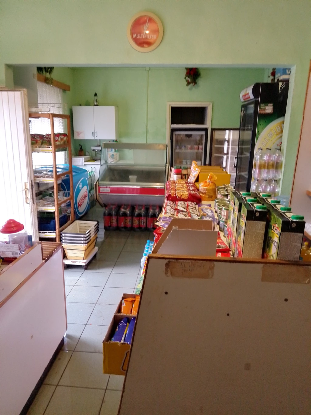 Mátraterenyén kisboltként működő épület eladó!