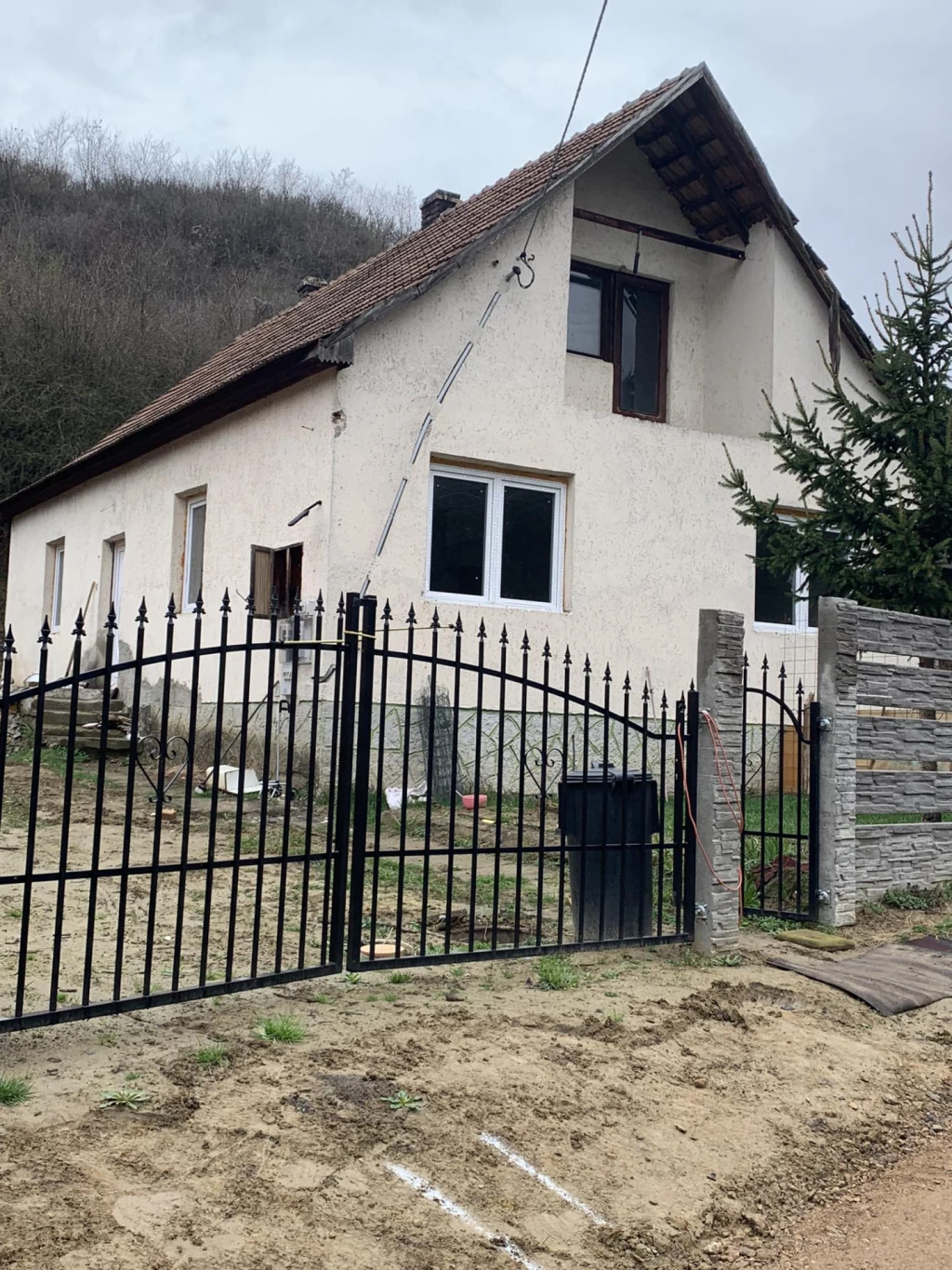 For sale house, Sirok