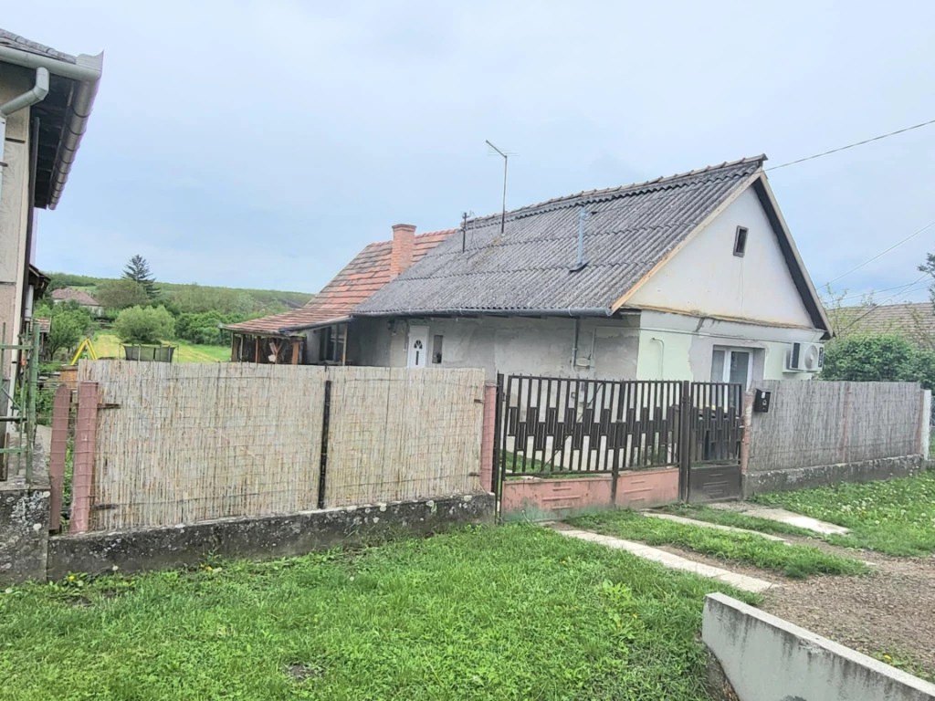 Eladó családi ház Egyházasdengeleg