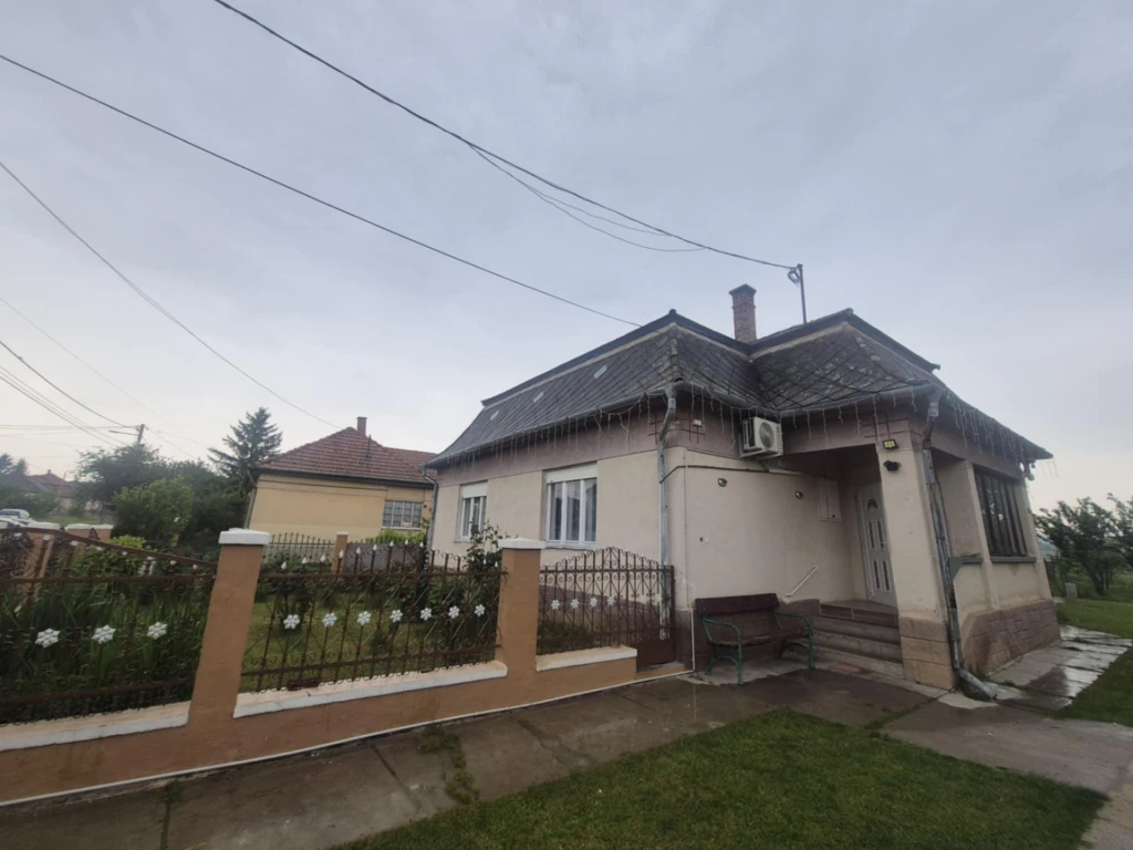 Eladó családi ház, Kálló