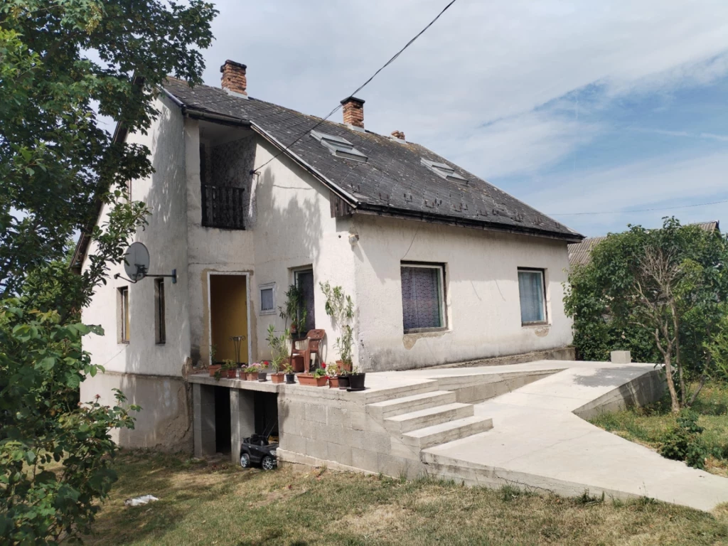 Tégla családi ház garázzsal és kúttal Endrefalván – most alkuképes áron!