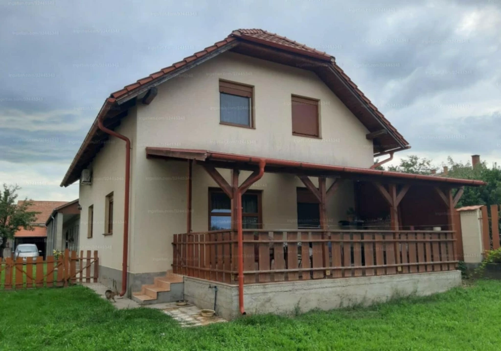 Pásztó eladó családi ház és üzlethelyiség egyben!