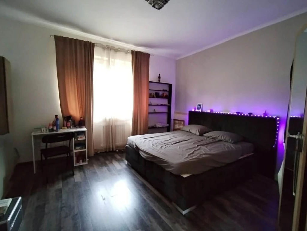 „Éld a prémium életet Apcon – panorámás, minden igényt kielégítő családi ház!”