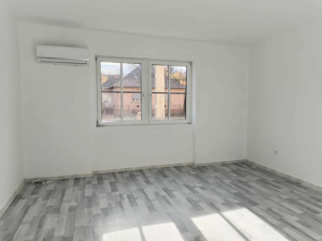 Teljeskörűen felújított, azonnal költözhető 3 szobás lakás Mátraderecskén – Bükkszék, Parádsasvár és Eger közelében!