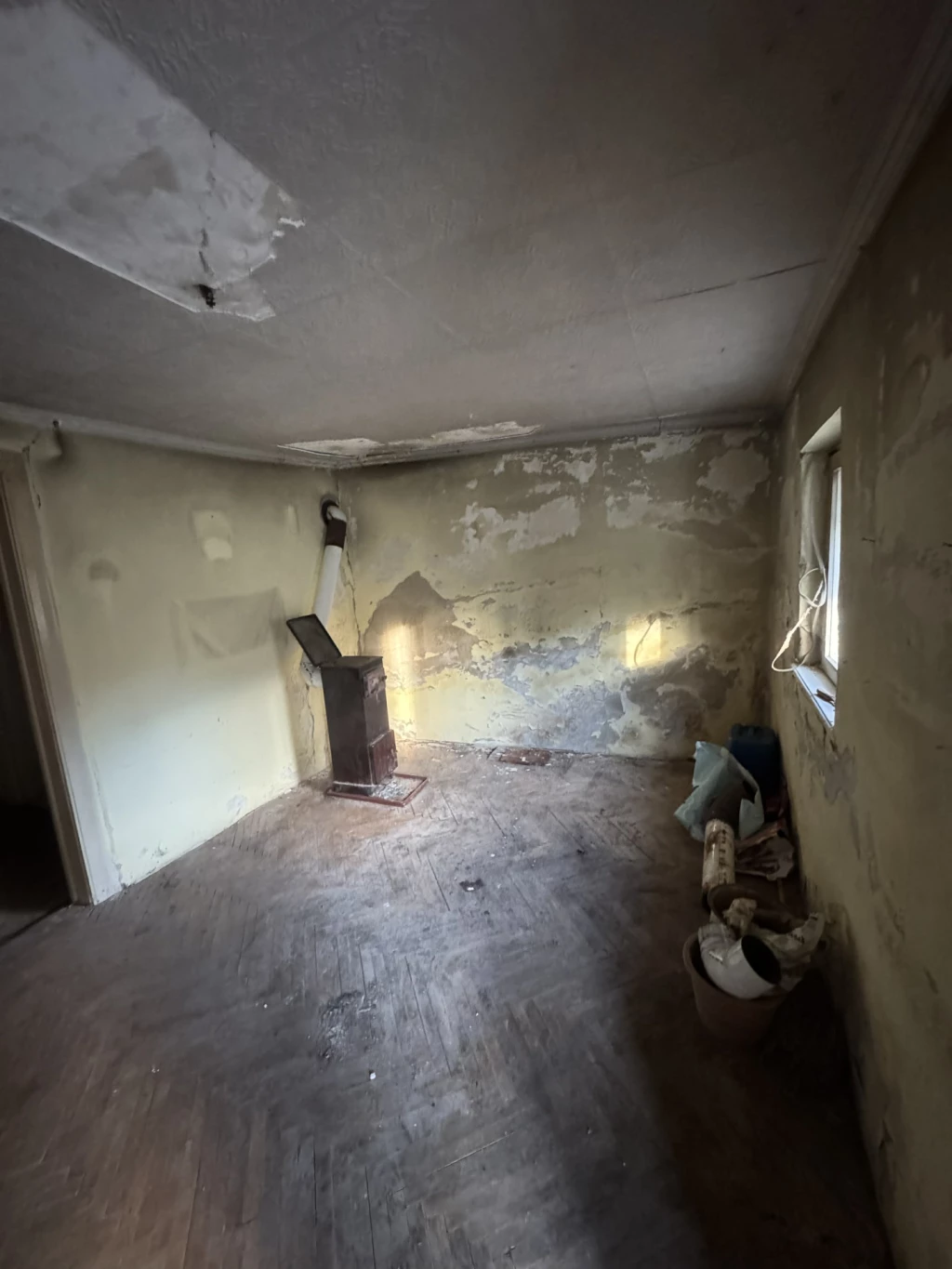 Karancsalján eladó parasztház