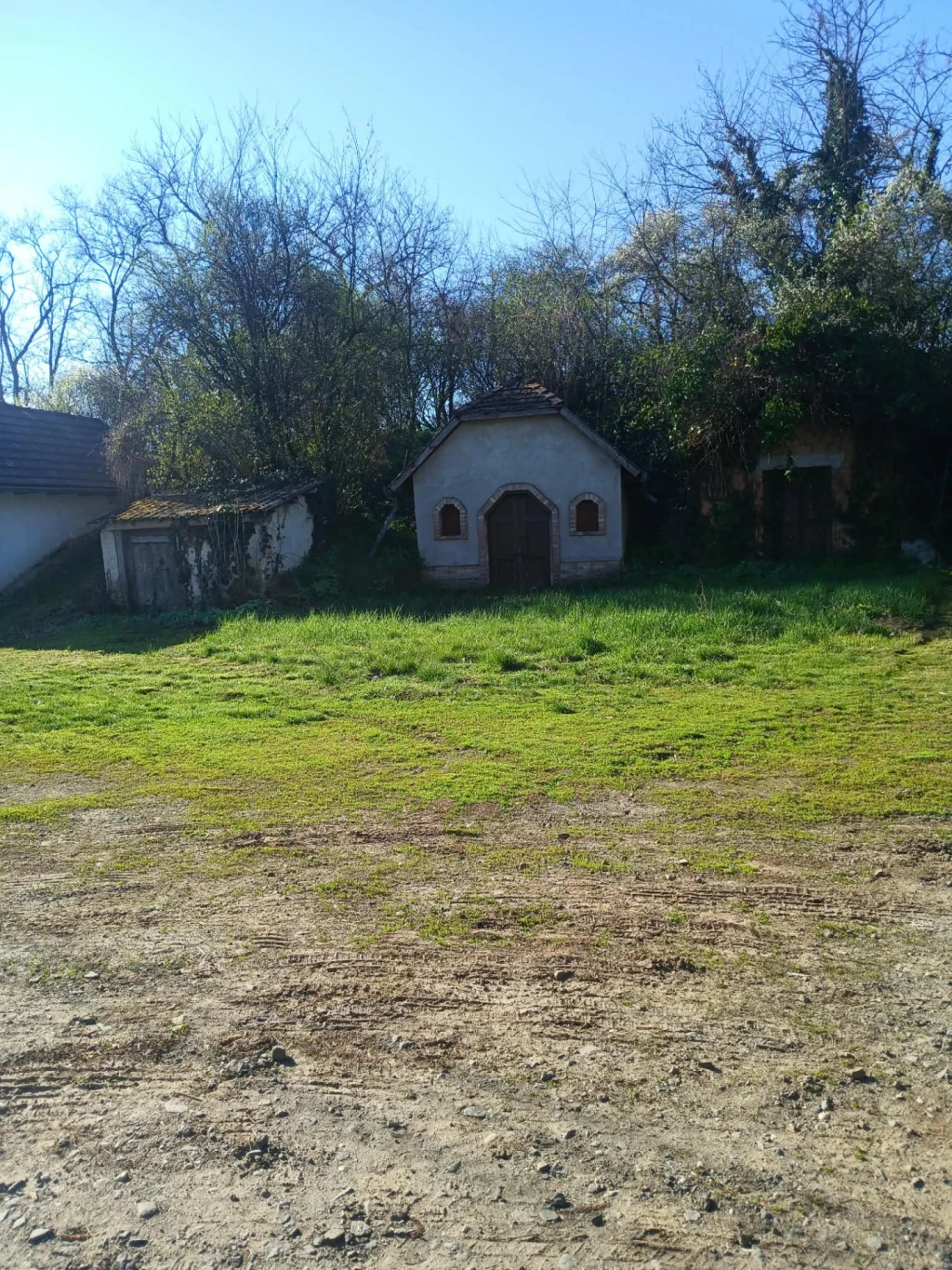 Kiváló adottságú pince eladó – nyaralóvá vagy lakótérré alakítható