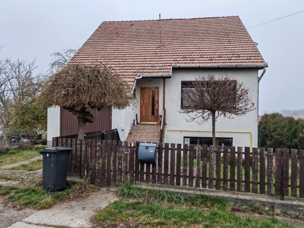 c3-1-name c2-1-name, Bátonyterenye, Maconka