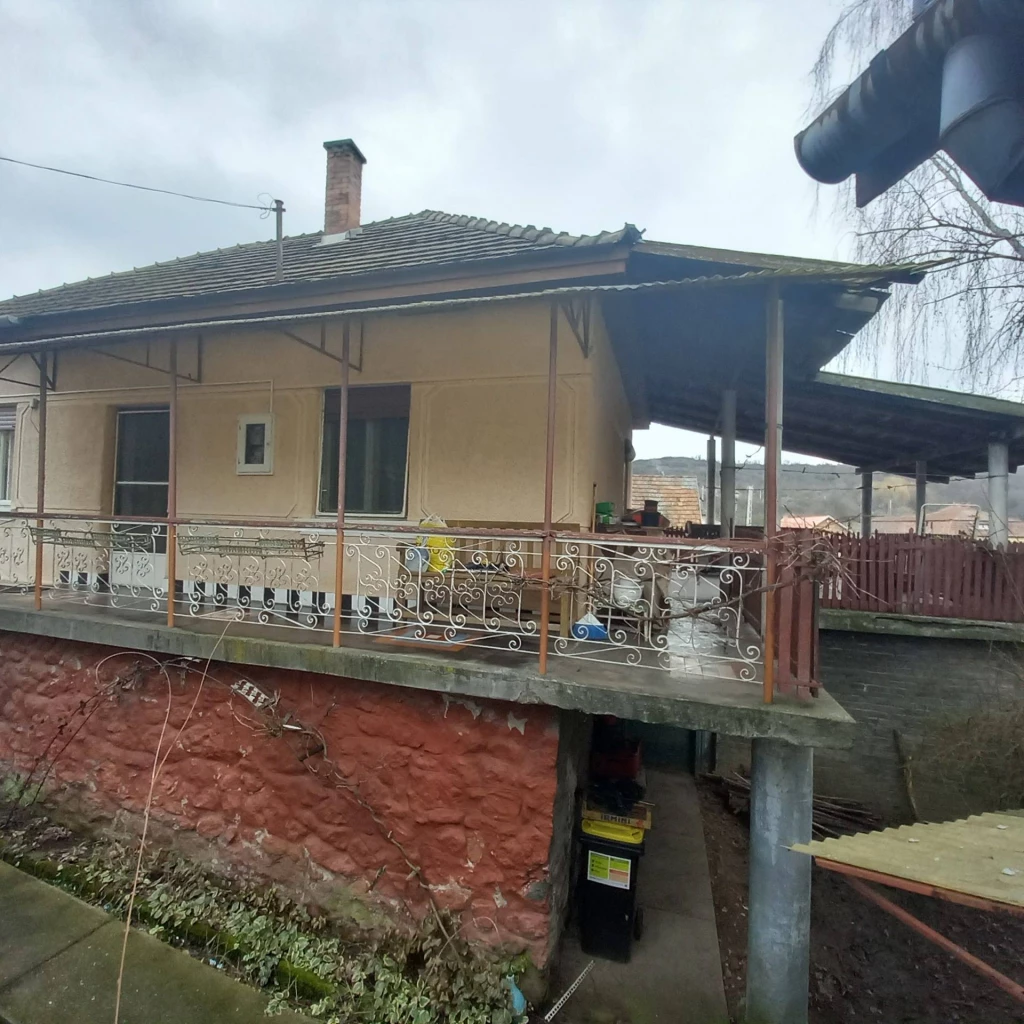 Eladó családi ház, Tar