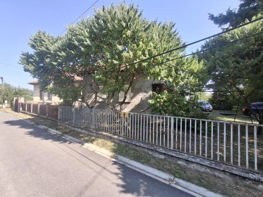 Eladó parasztház Őrhalomban