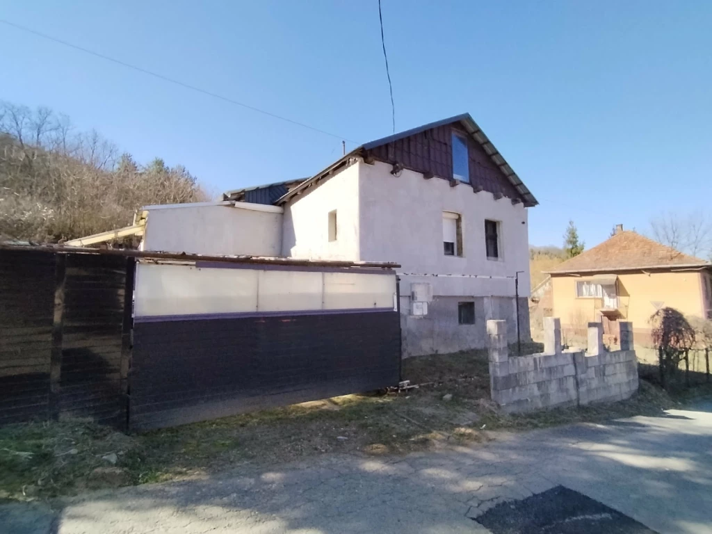 c3-1-name c2-1-name, Istenmezeje