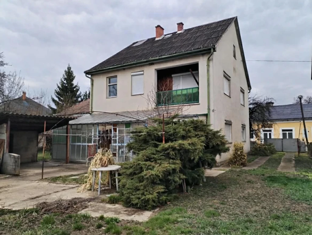 Eladó tágas családi ház Rimócon, festői környezetben