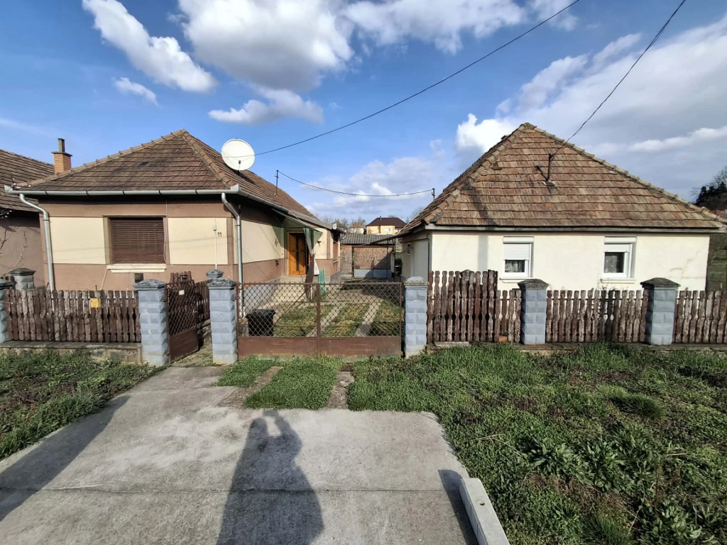 Két ház egy áráért Dorogházán