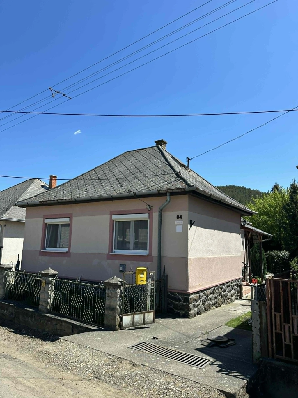 Eladó Dorogháza Családi ház