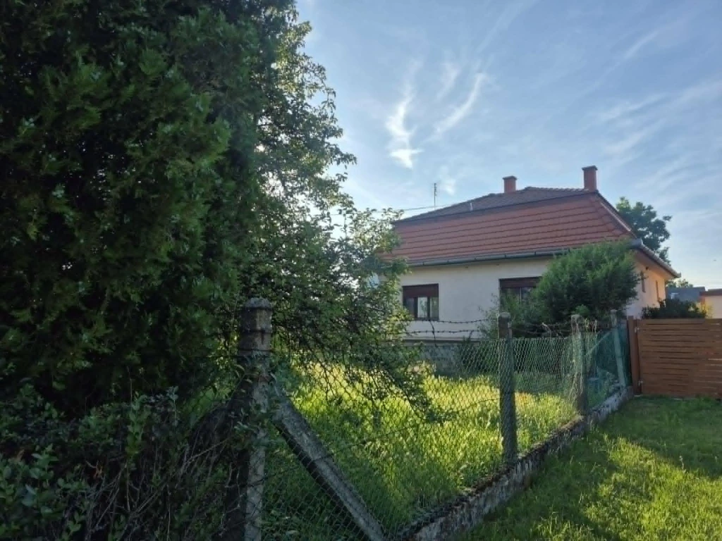 Eladó családi ház Pásztón egy csendes mellékutcában
