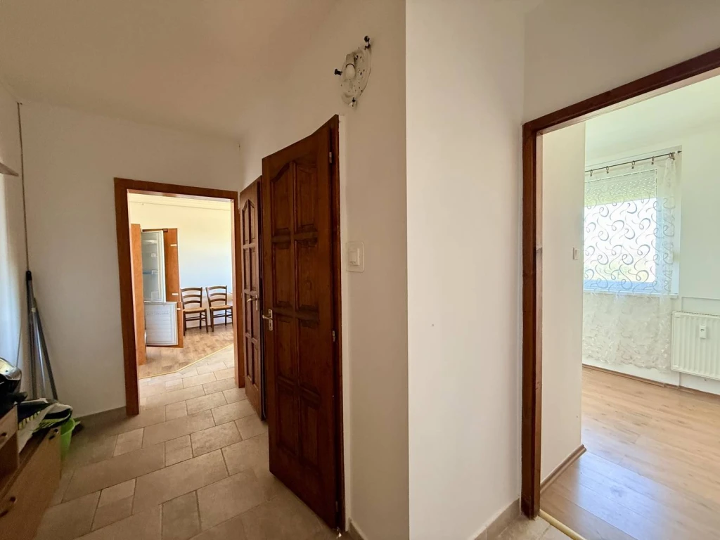 Eladó Panellakás, Oroszlány, Újváros, 53nm, 35500000 Ft