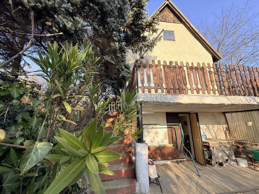 Eladó Üdülő, nyaraló, Oroszlány,  Nincs megadva, 40nm, 18600000 Ft