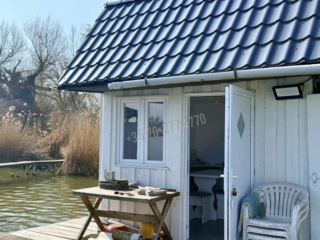 Eladó Üdülő, nyaraló, Oroszlány,  Nincs megadva, 18nm, 14400000 Ft