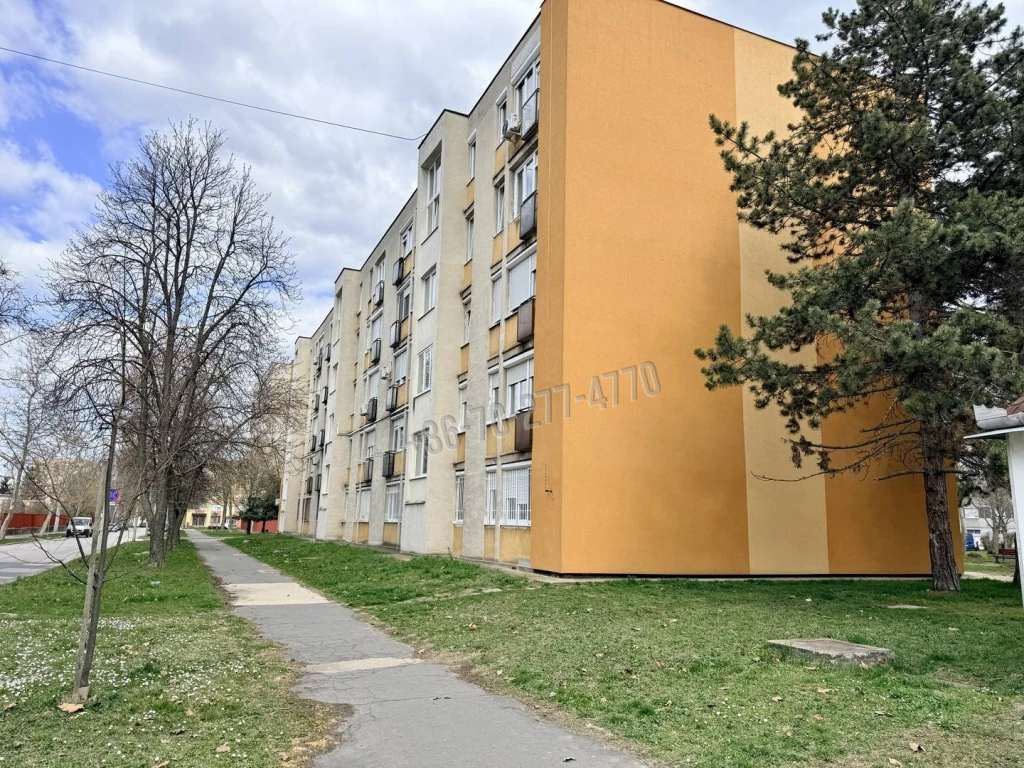 Eladó Panellakás, Oroszlány, Újváros, Népek barátsága utca, 43nm, 31000000 Ft