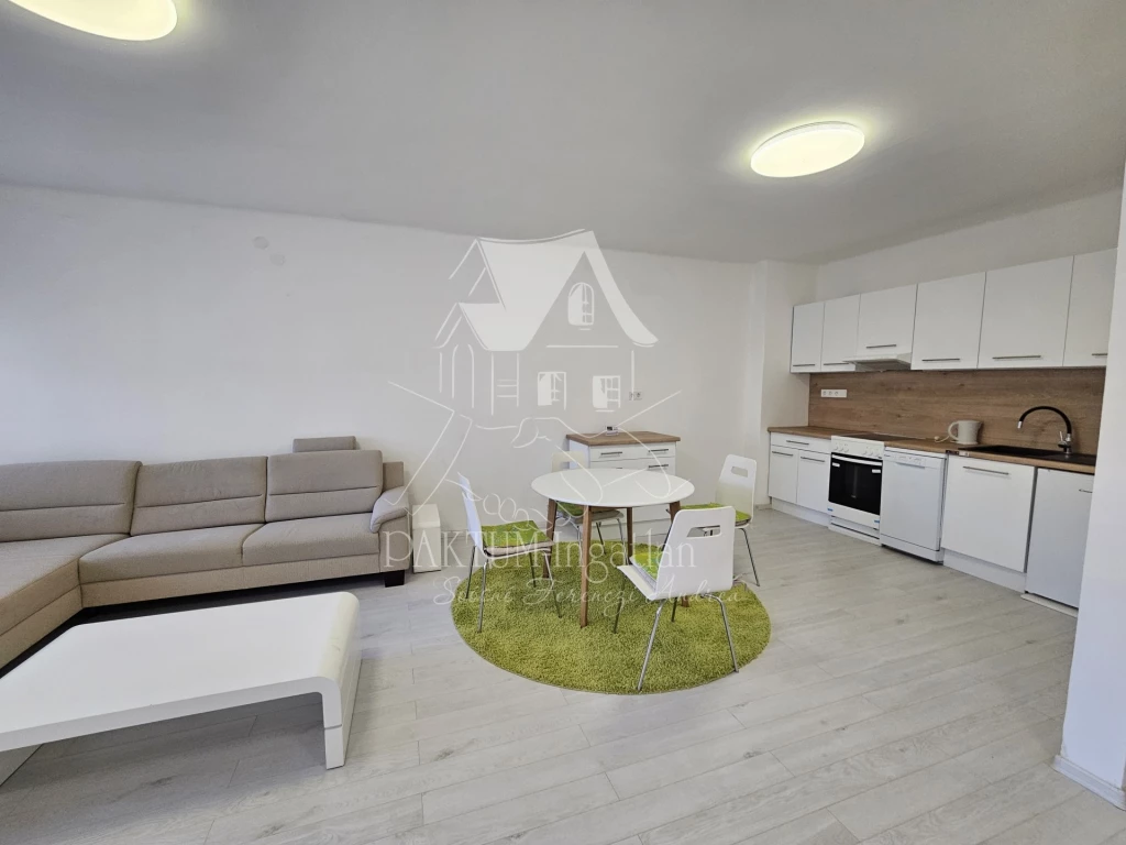 Kiadó Lakás, Szolnok Jókai út 200.000 Ft