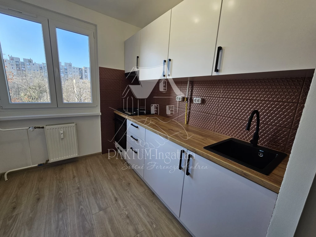 Eladó Lakás, Szolnok 32.500.000 Ft