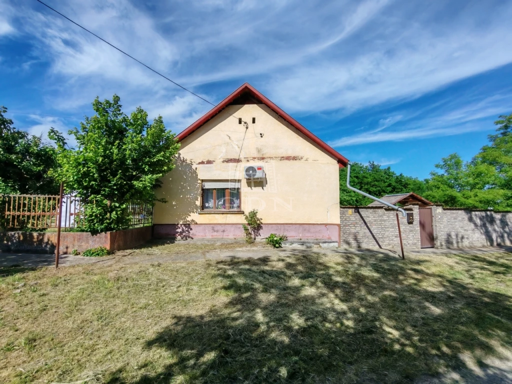 For sale house, Dávod, Faluközponthoz közel
