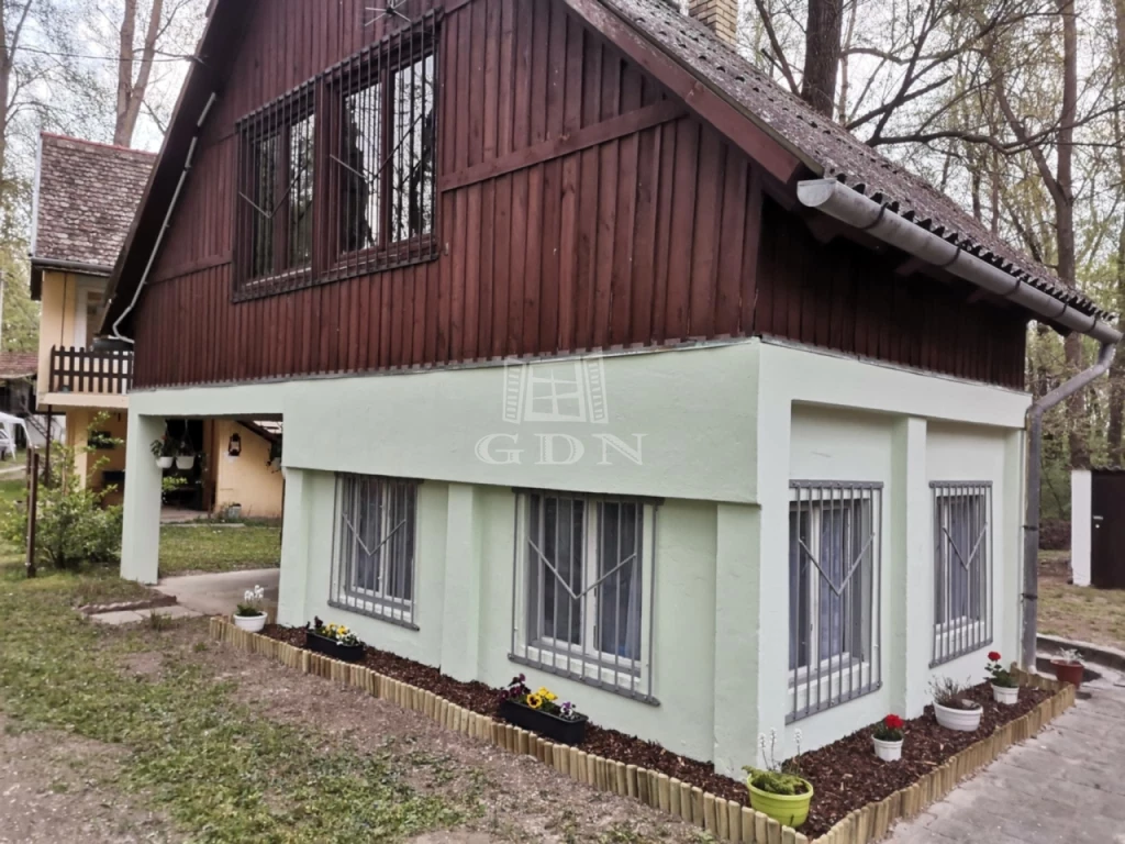 Eladó üdülő, nyaraló, Baja, Kiskoppány-sziget