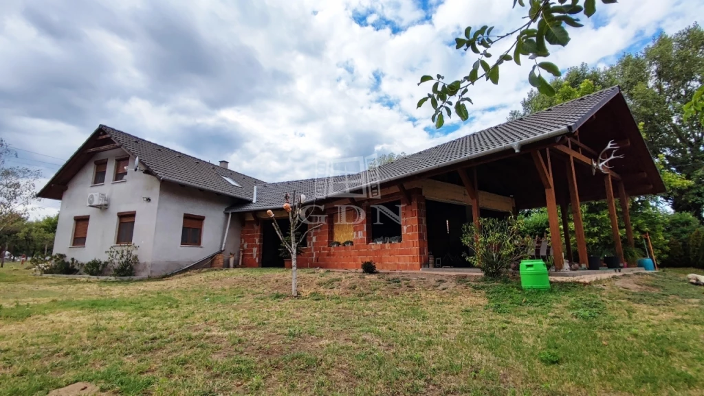 For sale house, Baja, Csendes utcában